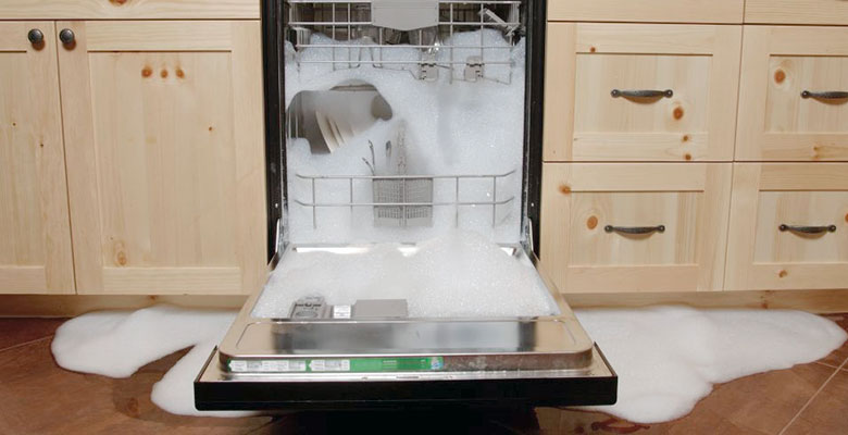 Посудомоечная машина аристон протекает